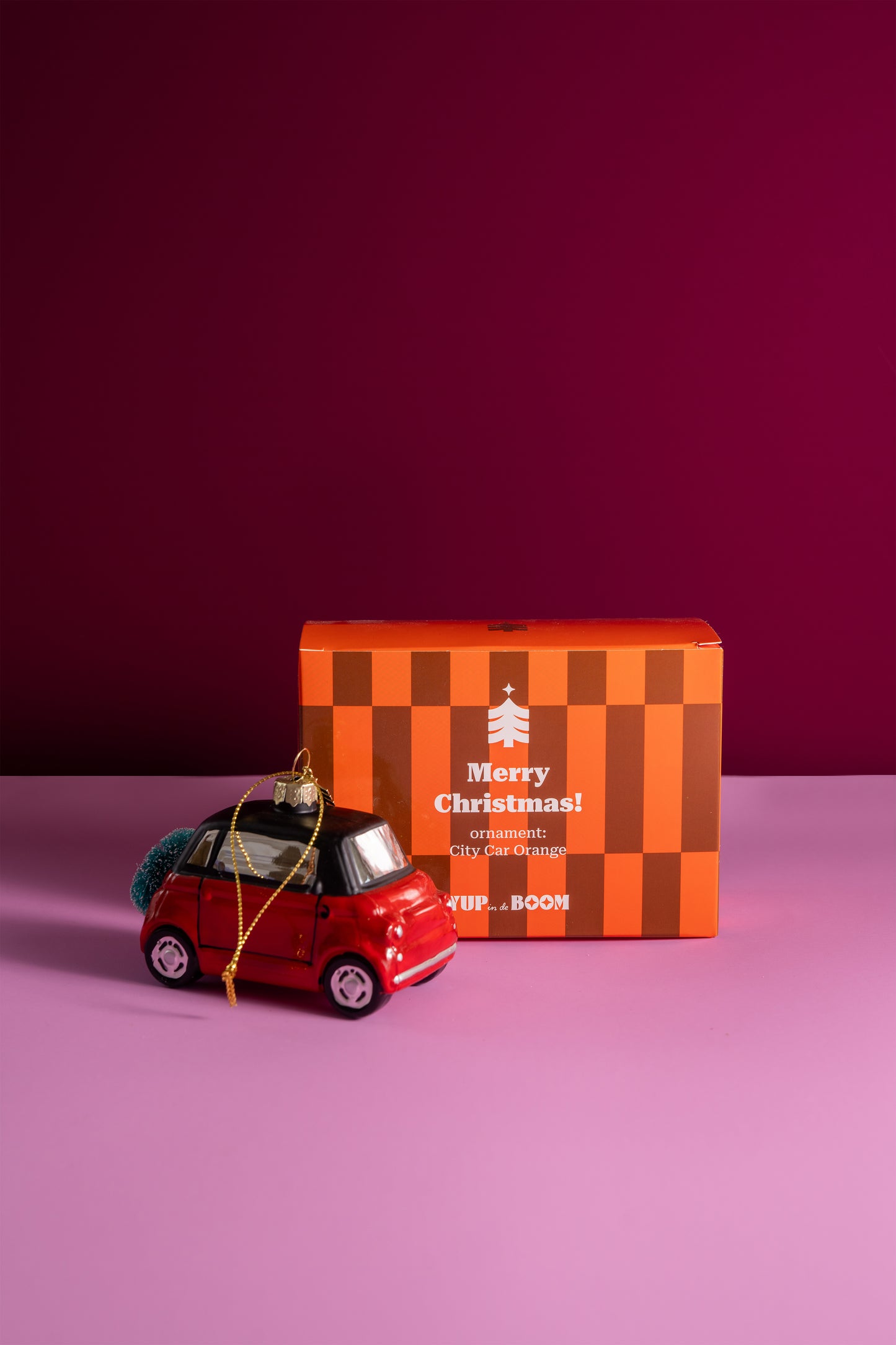 NIEUW: Stadsauto met kerstkrans oranje